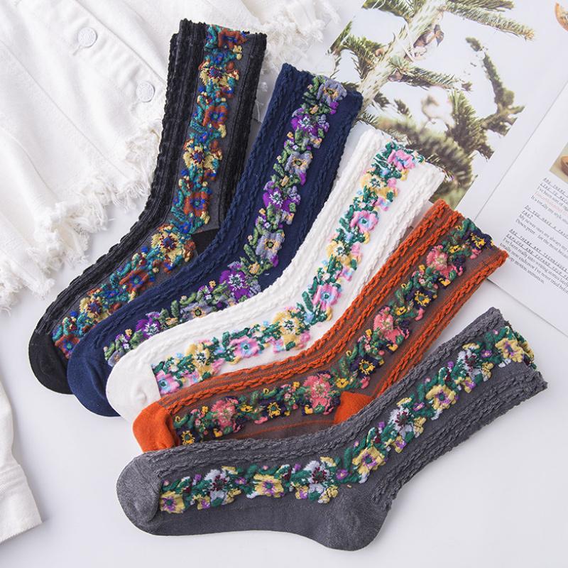 Senovinės siuvinėtos kojinės su gėlytėm (5 poros)