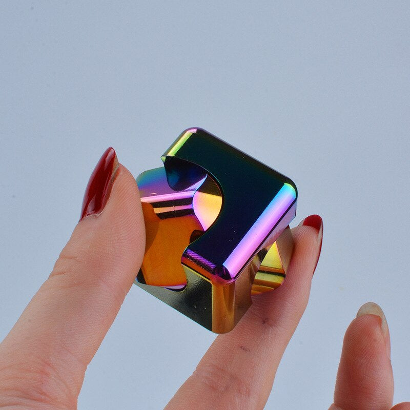 "Fidget cube" suktukas